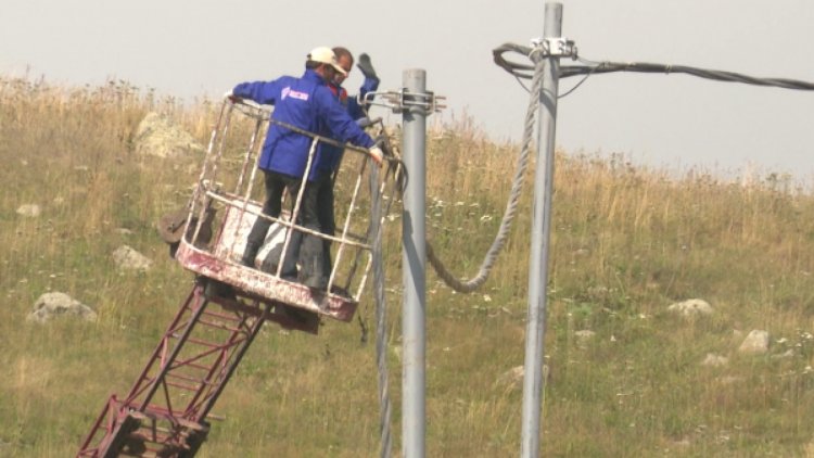    Elektrik dirəyindən yıxılan şəxs xəstəxanada öldü    