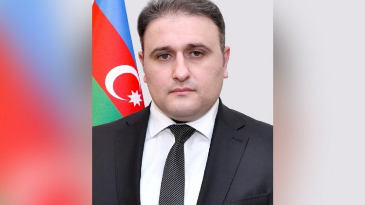    Yeni nazir Aparat rəhbərini işdən çıxardı   