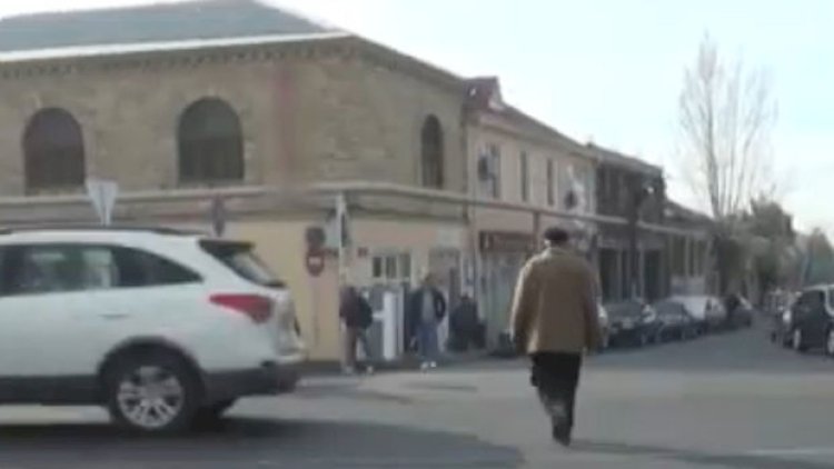    Sakinlər piyada keçidindən niyə istifadə etmirlər? - Video   
