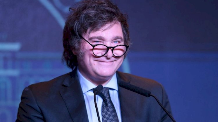    Prezident 10 nazirliyi ləğv etdi   
