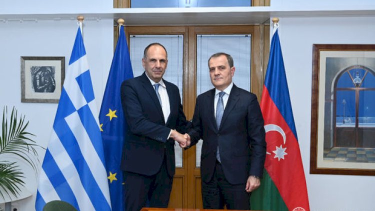    Ceyhun Bayramov yunanıstanlı həmkarı ilə görüşdü   