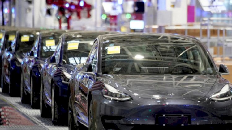    “Tesla” iki milyondan çox avtomobilini geri çağırır   