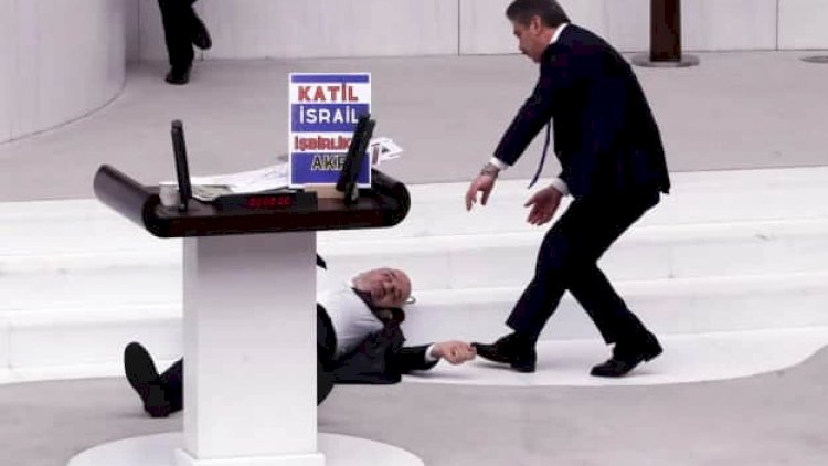    Türkiyədə deputat hökumət əleyhinə çıxış edəndə ürək tutmasından öldü   