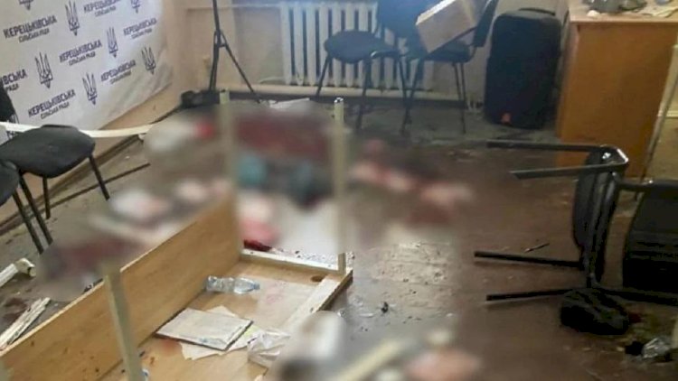    Ukraynada ŞOK: Deputat iclas gedən zala qumbara atdı - Video   