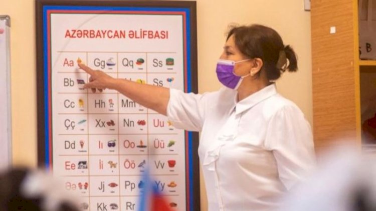    Azərbaycanda neçə müəllim 2000 manatdan yuxarı maaş alır?    