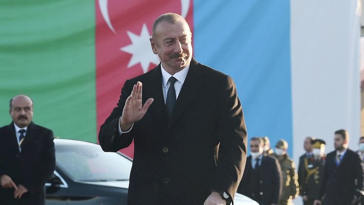   İham Əliyevin prezidentliyə namizədlik sənədləri MSK-ya təqdim edildi    