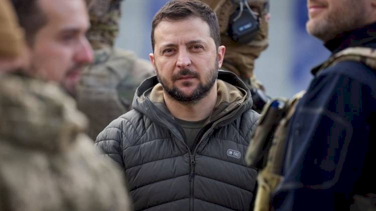    Zelenski sülh danışıqlarına başlamağı xahiş edir    