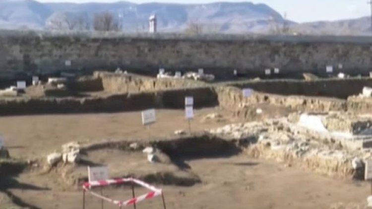    Ermənilərin Qarabağda dağıtdığı tarixi məzarlıqda araşdırma aparılır - Video   
