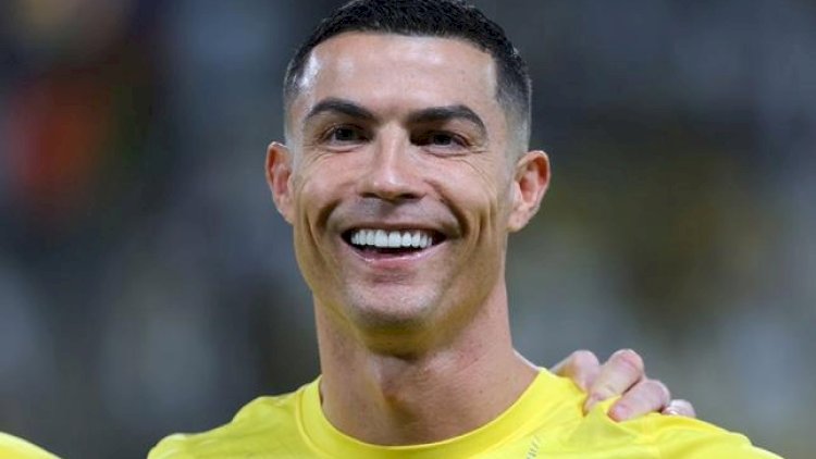    Ronaldo ilin futbolçularına güldü   