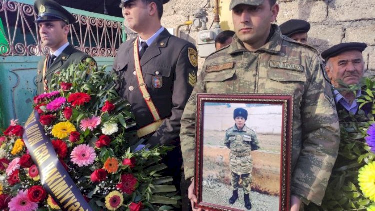    Şəhid Səxavət Axundov torpağa tapşırıldı - FOTOLAR    