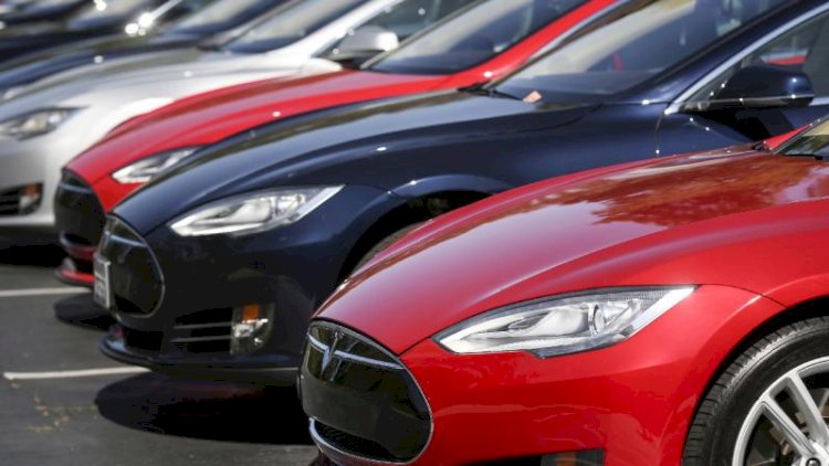    “Tesla” 1.6 milyon elektrik avtomobilini geri çağırdı    