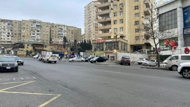    Rəngi pozulan piyada keçidləri: Ucuz boya, korrupsiya mənbəyi... -   FOTO