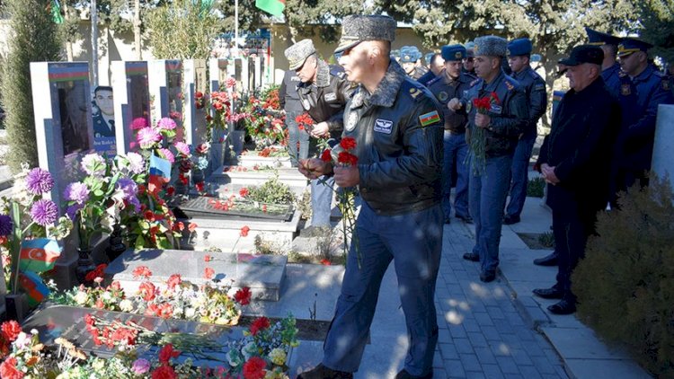    Şəhid hərbi pilot Rəşad Atakişiyevin məzarı ziyarət edildi - Video   