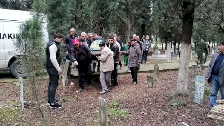    DƏHŞƏT: 83 yaşlı qadın boğazı kəsilmiş halda tapıldı    - FOTO
