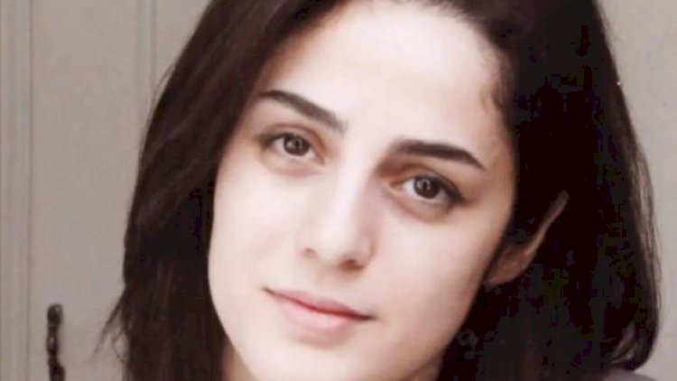    Başıaçıq halda şəkil çəkdirdiyi üçün 74 qamçı cəzası aldı   