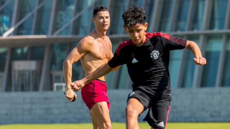    Ronaldonun oğlu atasının yolu ilə gedir - Video    