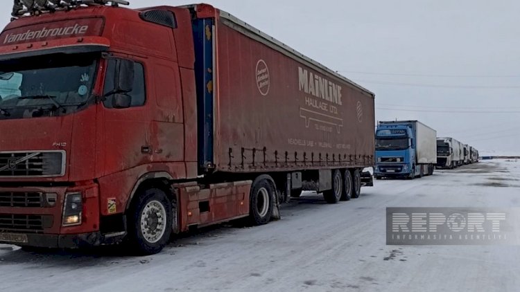    Bakı-Quba magistralında yük maşınları yolda qaldı - Fotolar   