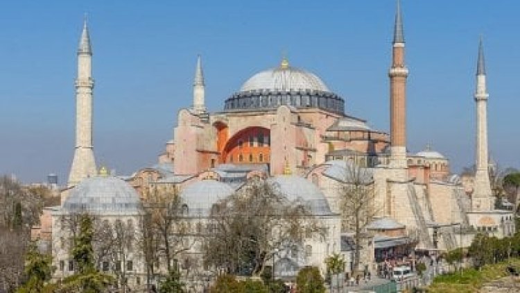    Ayasofiyaya giriş artıq pulludur - Yeni qayda   