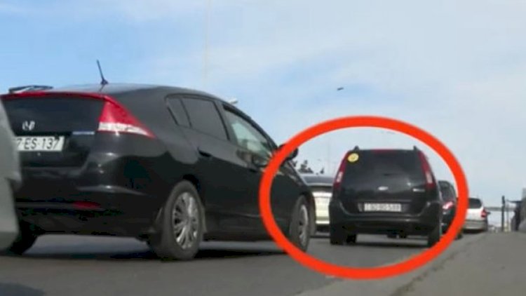    Bakıda avtomobil bir neçə gün yolun hərəkət hissəsində qalıb - Video   
