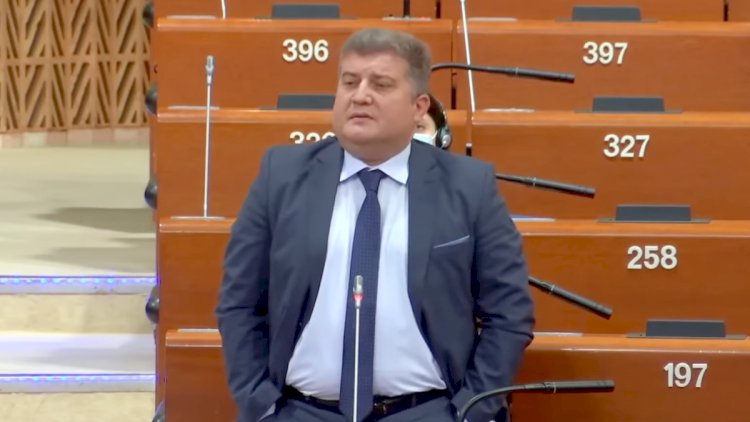    Azərbaycanlı deputatın bu hərəkəti tənqid olundu   