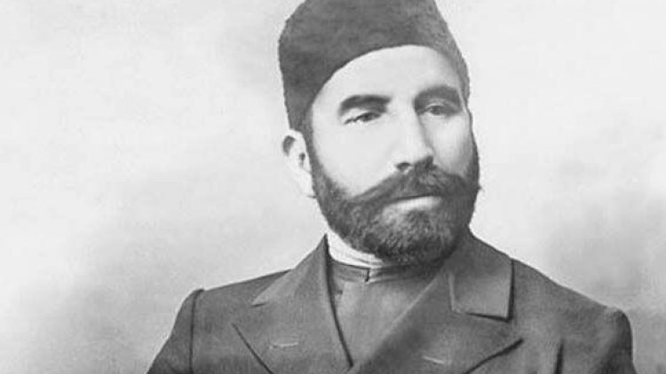    Hacı Zeynalabdin Tağıyev oğlunun tabutu önündə   - Foto