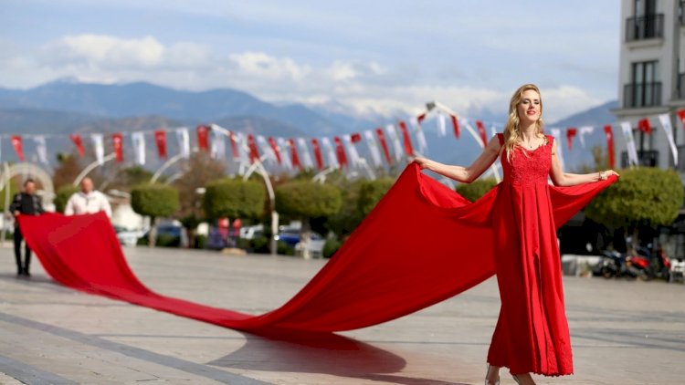    Sevgililər gününə özəl libas - 100 metr uzunluğunda   