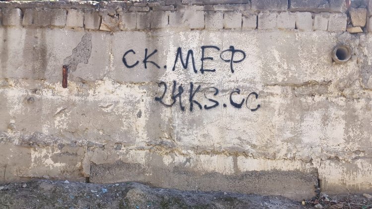    Bakı küçələrində şifrəli yazılar peyda oldu:   Polis hərəkətə keçdi - Foto