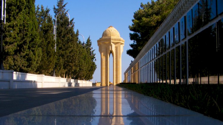    Prezident və xanımı Şəhidlər xiyabanında oldular   