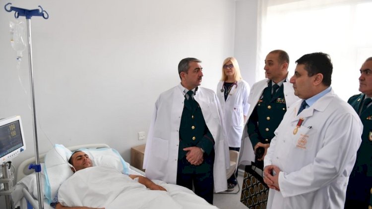    Elçin Quliyev yaralı hərbçimizi ziyarət etdi   