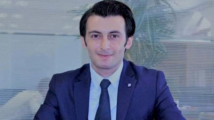    Politoloqdan ağlasığmaz əməl: 727 minlik mənimsəmə    