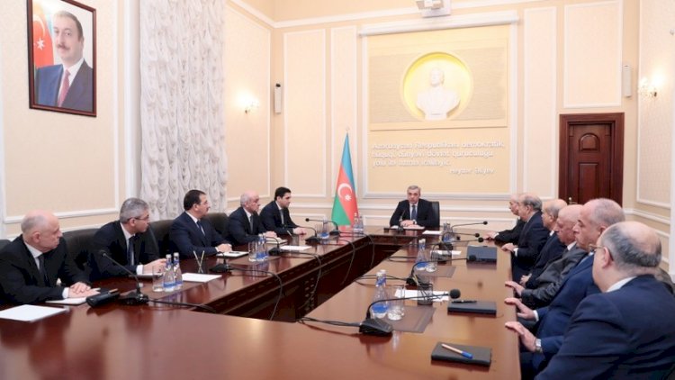    Yeni ədliyyə naziri kollektivə təqdim olundu   