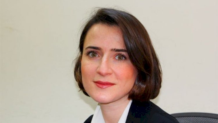    Yüksək vəzifəli məmur, keçmiş nazirin qızı Azərbaycandan qaçdı    