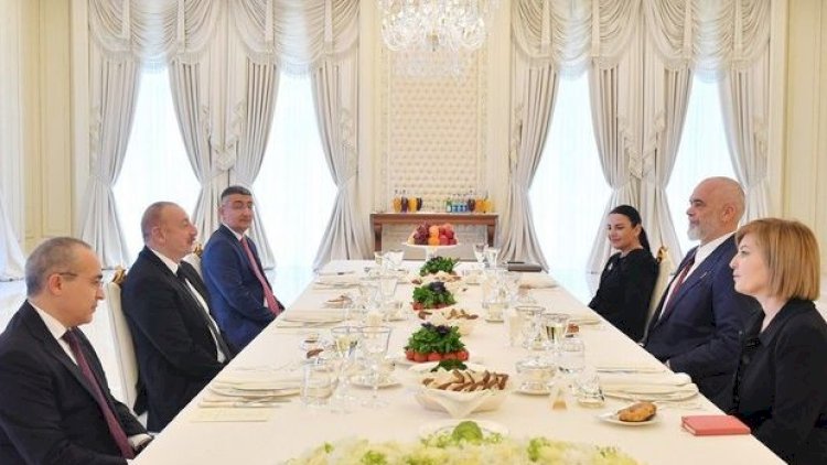    İlham Əliyevin Albaniyanın Baş naziri ilə geniş tərkibdə görüşü oldu - Foto   