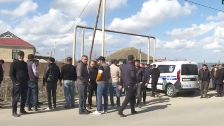    İplə boğublar: Qətlə yetirilən həkimin qonşuları danışdı    