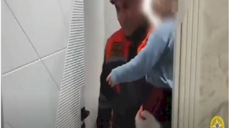    Xətaidə köməksiz vəziyyətdə qalan üç yaşlı uşaq xilas olundu - Video   