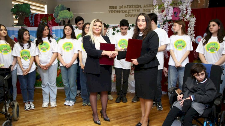    Sağlamlıq imkanları məhdud uşaqlara dəstək və dostluq mesajı - Fotolar   