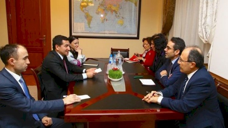    Hikmət Hacıyev Türkiyənin XİN rəsmisi ilə regional məsələləri müzakirə etdi   