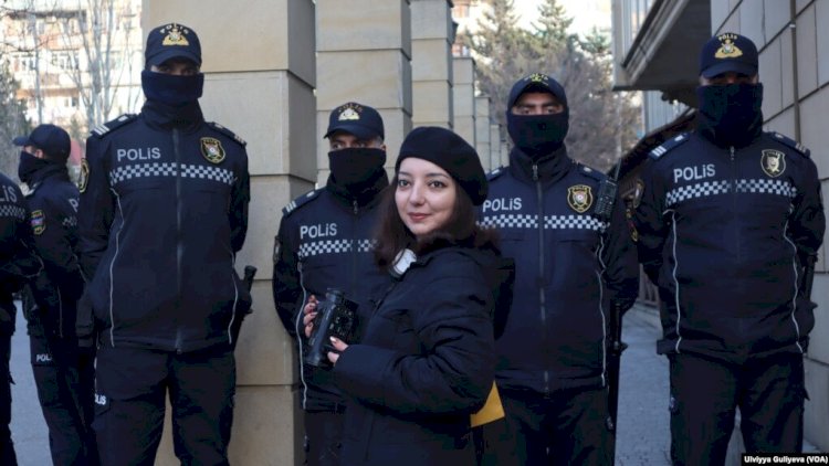    İki jurnalistin həbs müddəti uzadıldı    