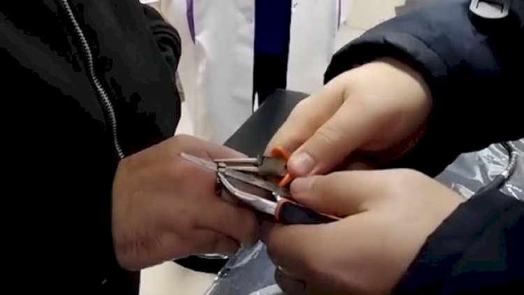    FHN barmağında dəmir halqa qalan şəxsə köməklik etdi - Video   