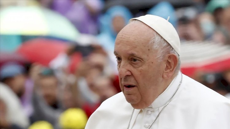    Roma Papası:   “Ukrayna ağ bayraq qaldırmalıdır”