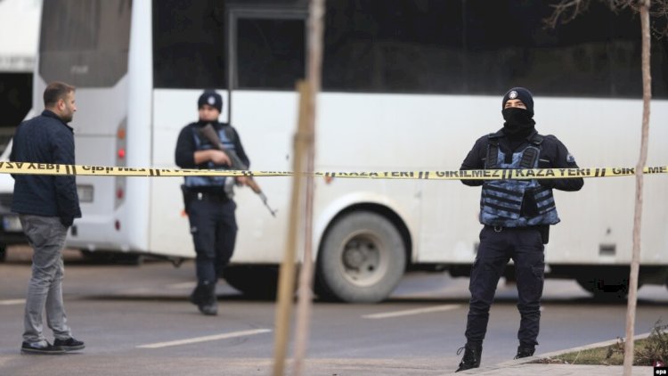    Türkiyədə seçkiöncəsi terror aktları hazırlayan 33 nəfər saxlanılıb   