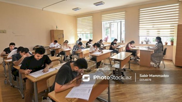    Bu gün 53 mindən artıq şagird buraxılış imtahanı verdi   