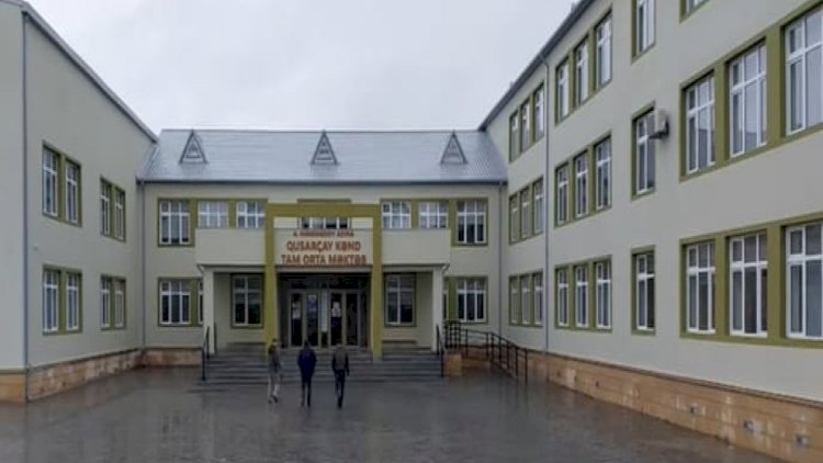    Müəllim 8-ci sinif şagirdinə... - Məktəbdə biabırçılıq   