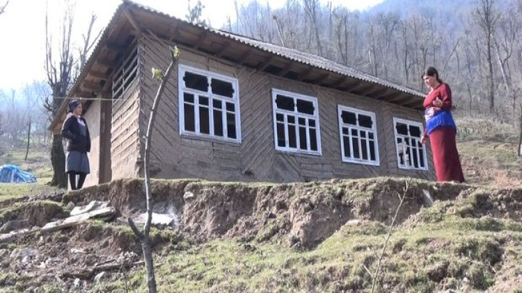    Astarada torpaq sürüşməsi: 15-ə yaxın ev üçün təhlükə yarandı - Fotolar   