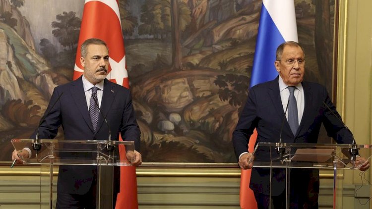    Hakan Fidan Lavrova zəng etdi    