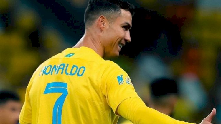    40 yaşlı Ronaldo bir oyunda 3 qol vurdu   