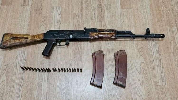    Saatlı sakini atasından qalan avtomatı polisə könüllü təhvil verdi   