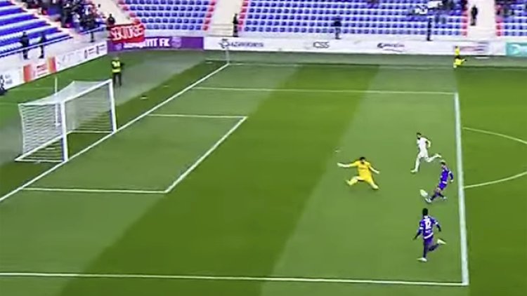    Azərbaycanda hakimdən biabırçı penalti qərarı - Video   