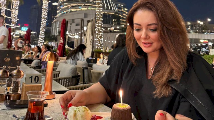    Özü üçün sürpriz bilet və ad günü hədiyyəsi - Foto   