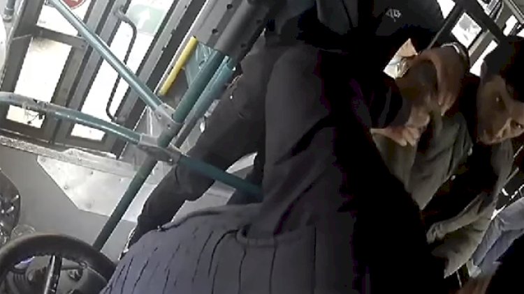    Bakıda sərnişin yaşlı avtobus sürücüsünü döydü - Video   